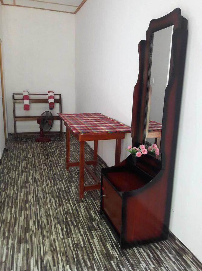 Ella Banana Rest Inn Екстериор снимка