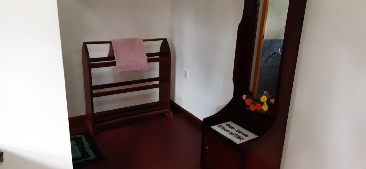 Ella Banana Rest Inn Екстериор снимка