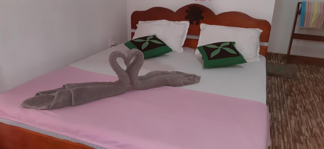 Ella Banana Rest Inn Екстериор снимка